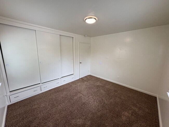Foto del edificio - Charming Home for Rent Available Now!