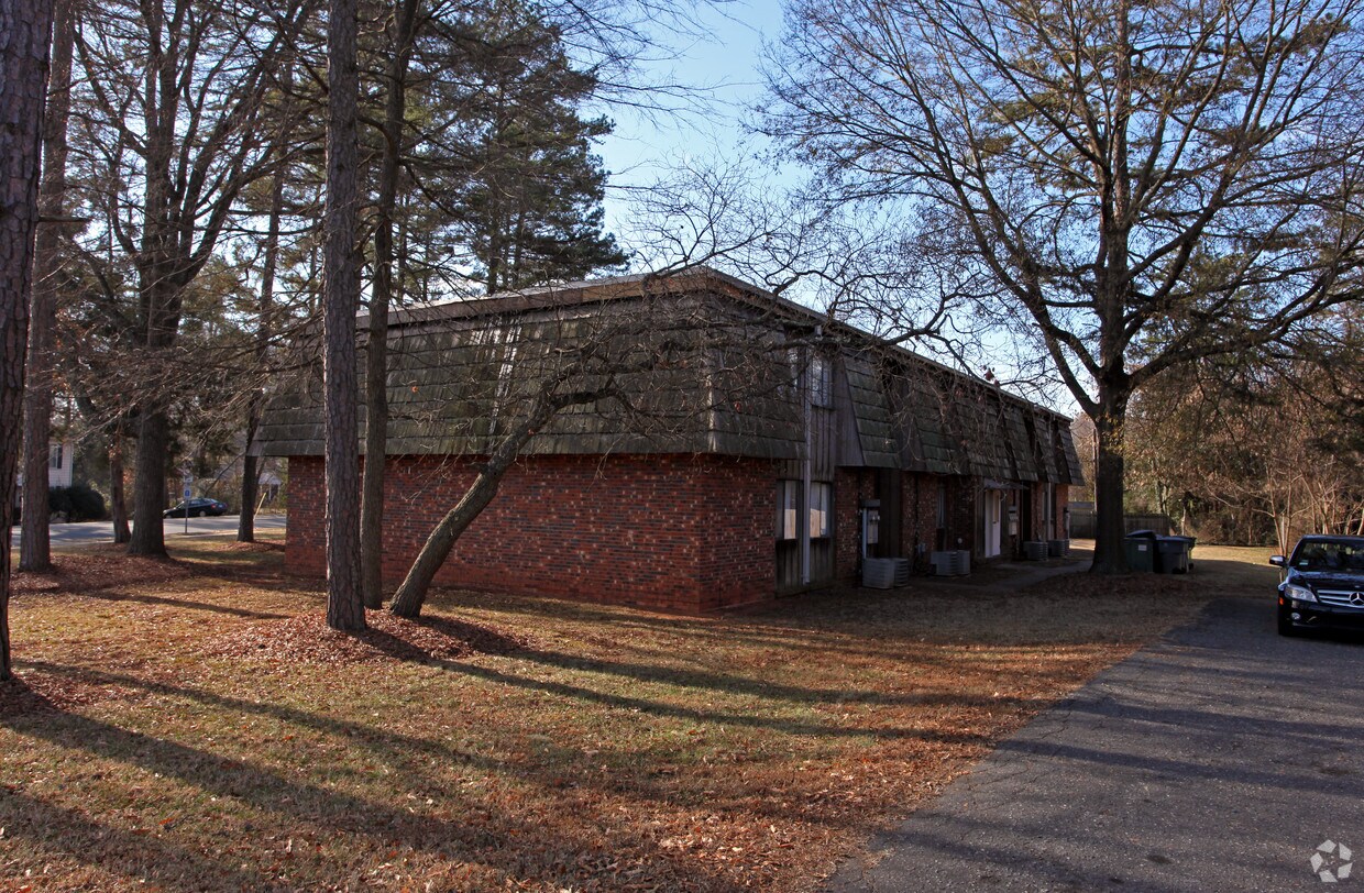 Foto del edificio - McAlway Chateau