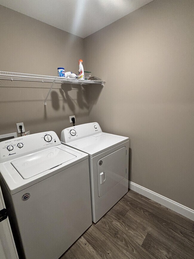 Foto del edificio - 3355 Townsend Pk Ln
