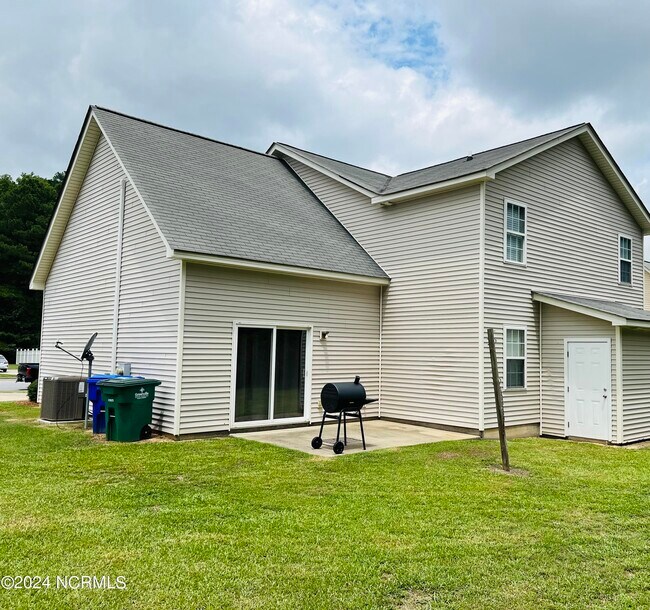 Building Photo - 1127 Brownlea Dr
