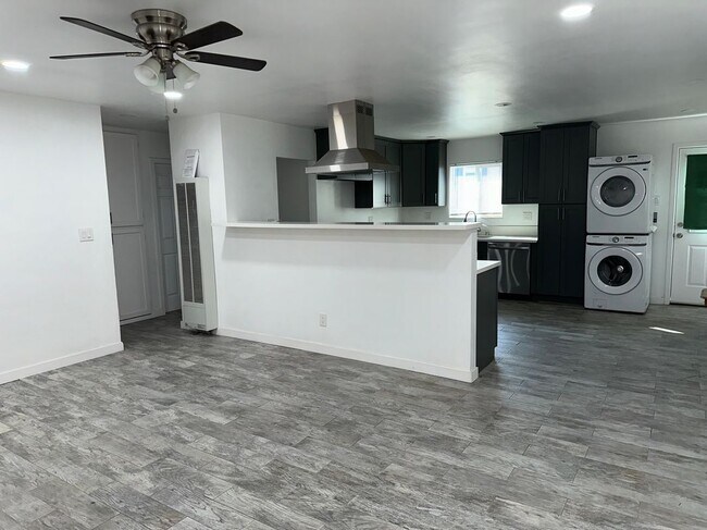 Foto del edificio - 3008 70th St