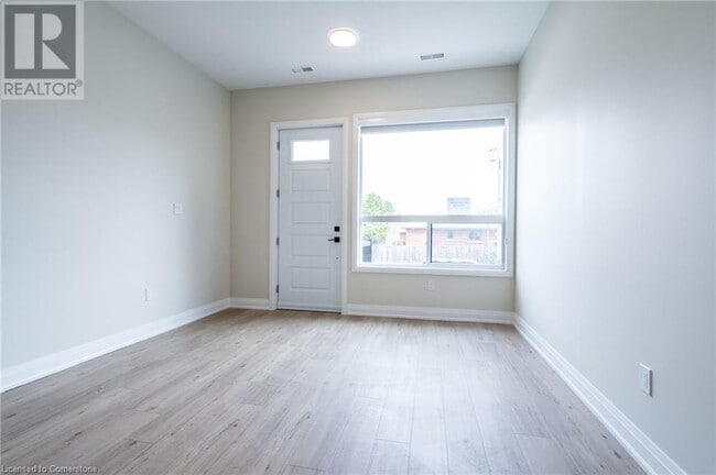 Photo du bâtiment - 732 ELEVENTH Avenue Unit# A