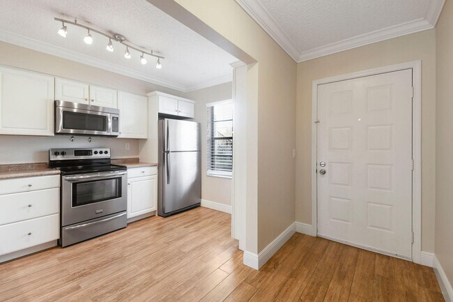 Foto del edificio - 2101 Sabal Ridge Ct