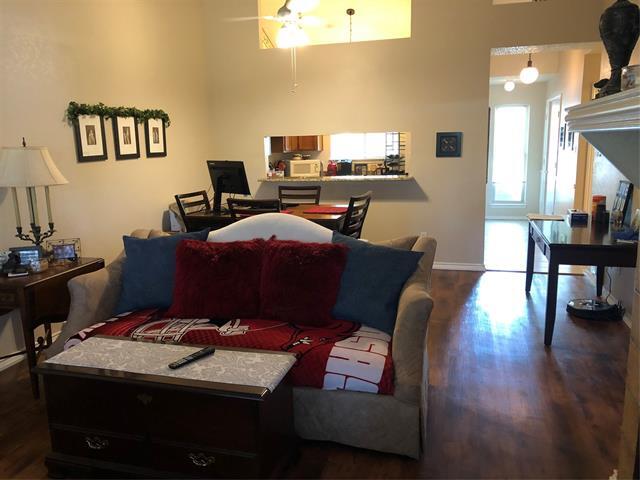 Foto del edificio - 808 Rock Creek Dr