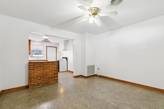 Foto del edificio - 124 Lake Ave