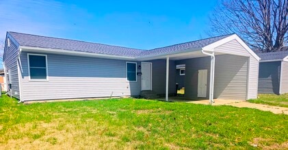 Building Photo - 745 River Rd