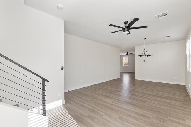 Building Photo - 3390 Jasmine Vine Ct