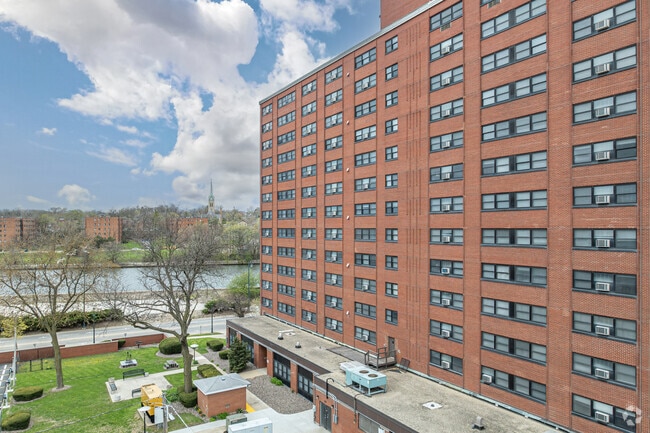 Imagen alternativa - 311 N Ottawa St