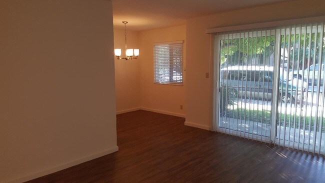 Livingroom & dining room - 7034 Etiwanda Ave