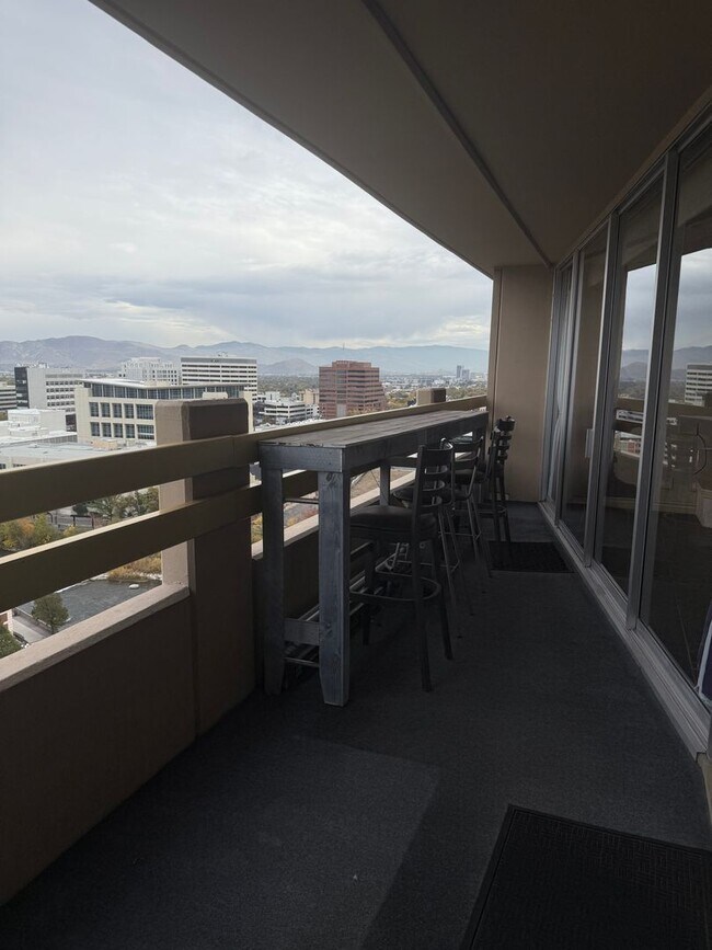 Foto del edificio - 100 N Arlington Ave