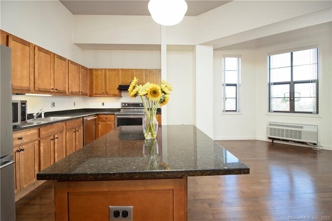 Building Photo - 15 Dinah Rd