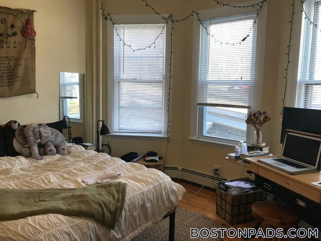 Foto del edificio - 27-29 Cameron Ave.