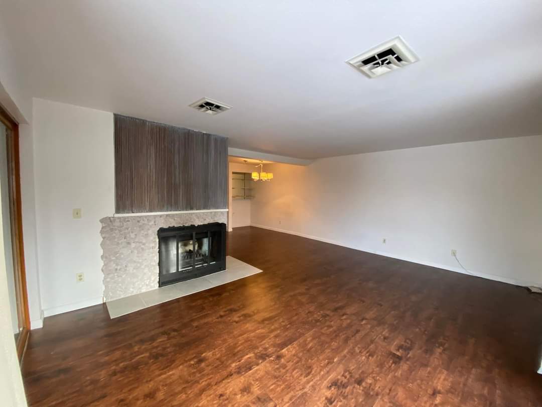Primary Photo - 800 F St