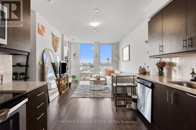 Building Photo - 17 Zorra St