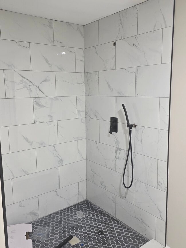 primary bedroom shower - 4701 Cherry St