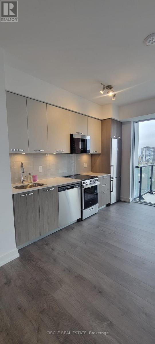 Building Photo - 75 James St S