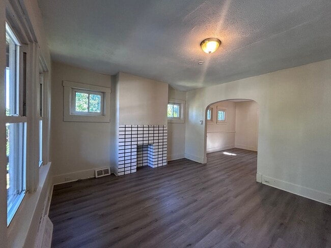 Photo - 3 Bedroom 1 Bathroom Home (Perry South)