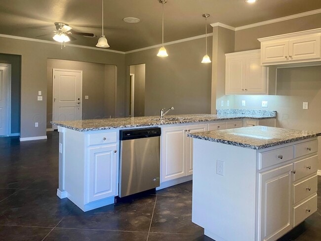 Building Photo - 9608 Sydney Dr