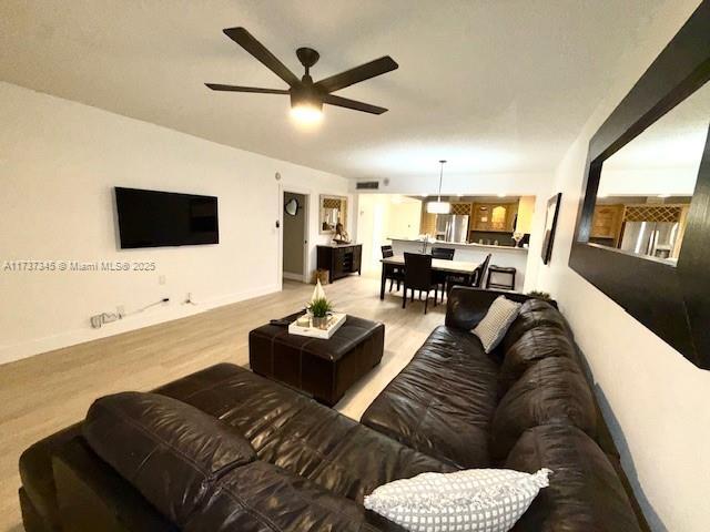 Foto del edificio - 3725 S Ocean Dr