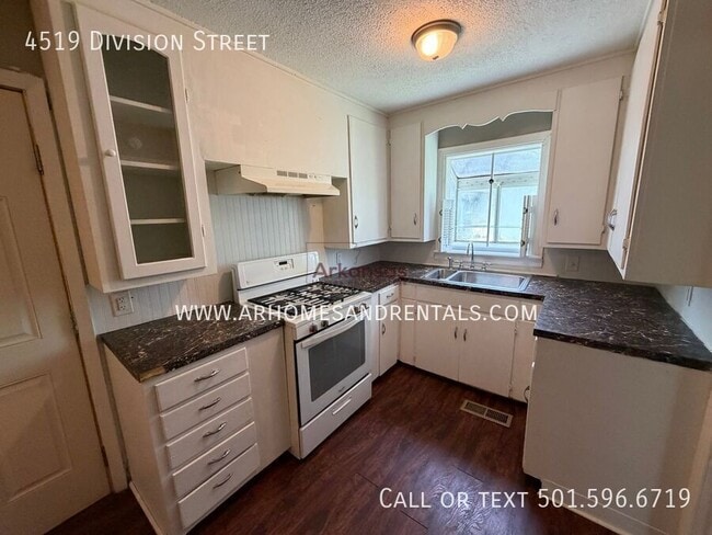 Foto del edificio - 4519 Division St