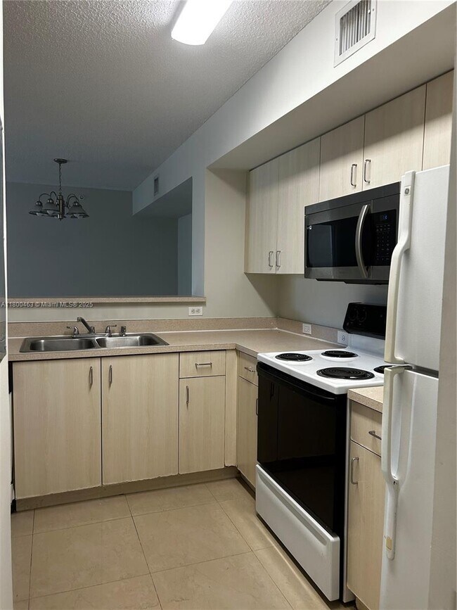 Foto del edificio - 11185 SW 6th St