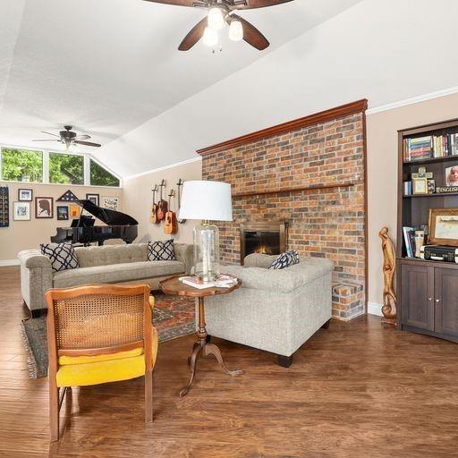 Building Photo - 627 Rockcliff Rd