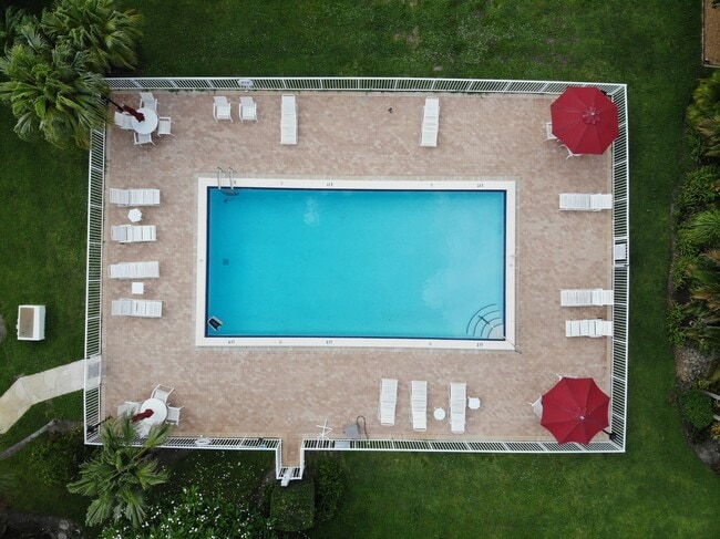Foto del edificio - 386 Golfview Rd