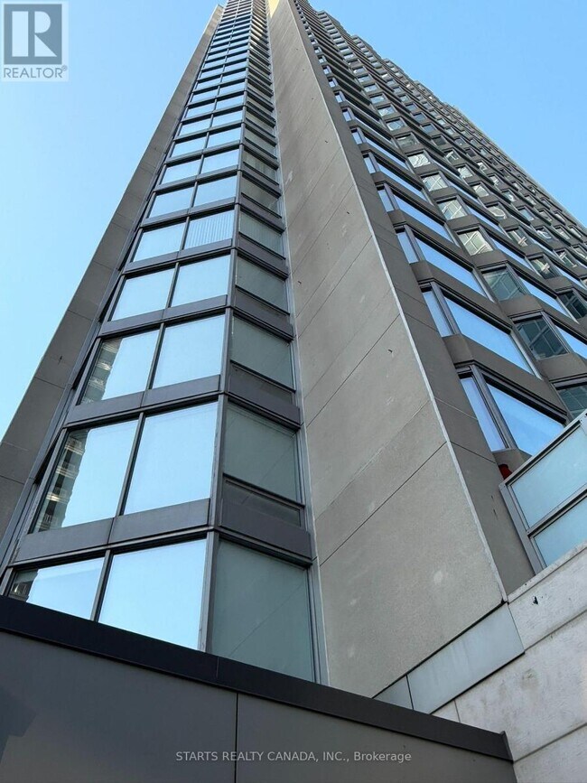 Photo du bâtiment - 155 Yorkville Ave