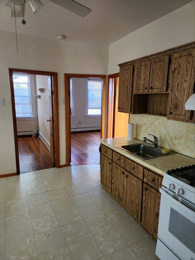 173 W 24th St Unit 1Fl rear, Bayonne, NJ 07002 Apartments in Bayonne