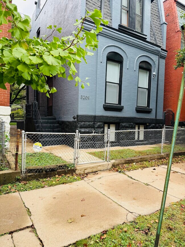 Foto del edificio - 3209 Iowa Ave