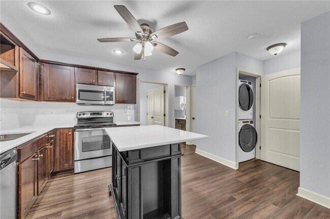 Foto del edificio - 15443 NW 124th St