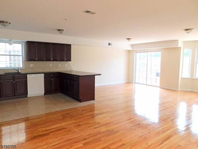 Building Photo - 131 Bellair Pl.