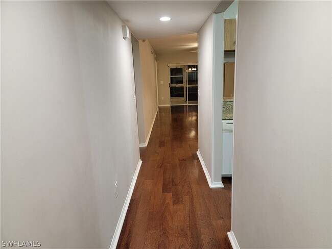 Foto del edificio - 5790 Woodmere Lake Cir