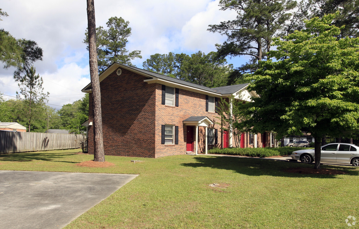 Foto del edificio - Pine Manor Apartments
