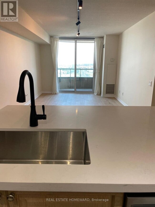 Photo du bâtiment - 61 Town Centre Court