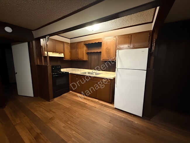 Foto del edificio - 42185 Deborah Dr