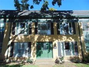 Building Photo - 4816 Amesbury Dr