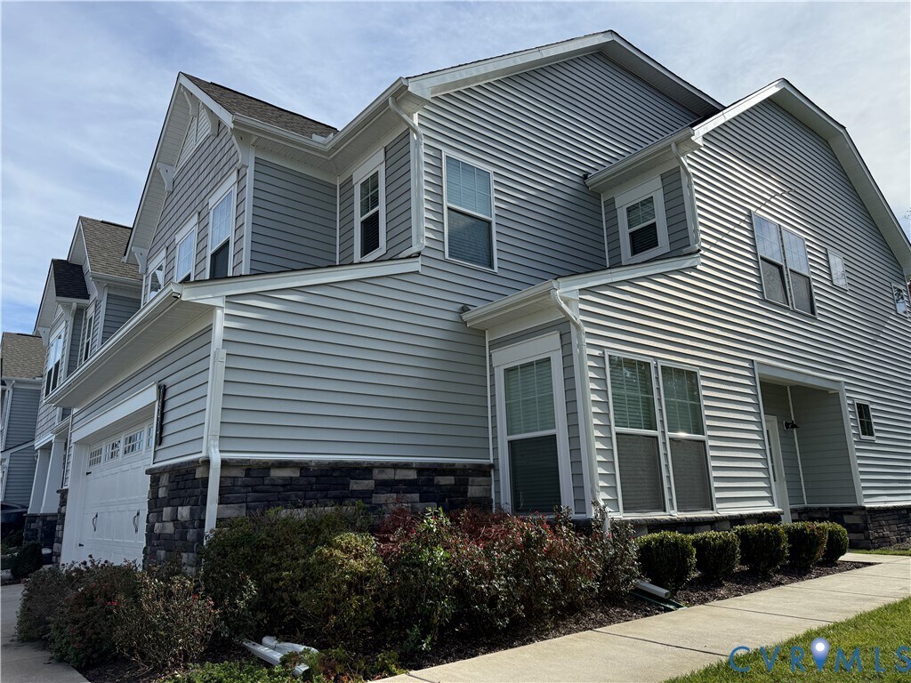 Foto principal - 18417 Palisades Ct