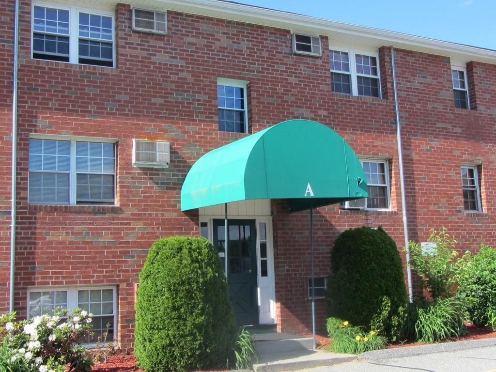 Primary Photo - 1304 Elm St