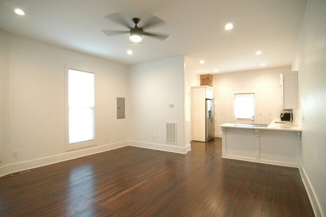 Building Photo - 1 Bedroom Apartment on Peachtree Street!