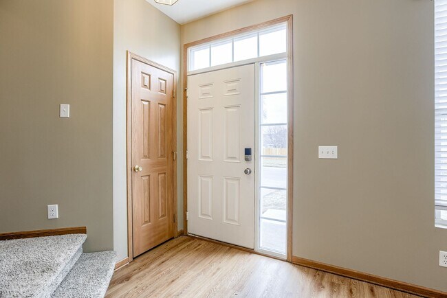 Foto del edificio - Spacious 4 Bedroom In Gretna!!