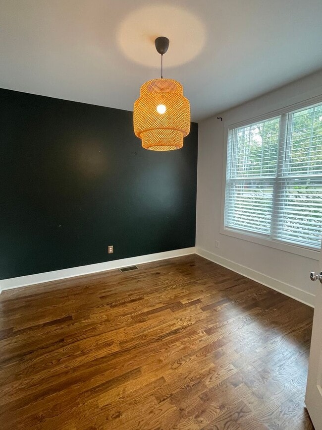 Building Photo - 561A Veritas St