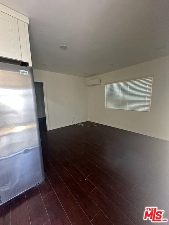 Building Photo - 10961 Roscoe Blvd