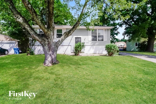 Building Photo - 3820 N Lawndale Ave