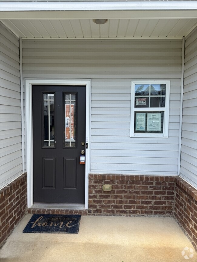 Building Photo - 640 The Heights Ln