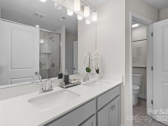 Foto del edificio - 4131 Walking Ridge Rd