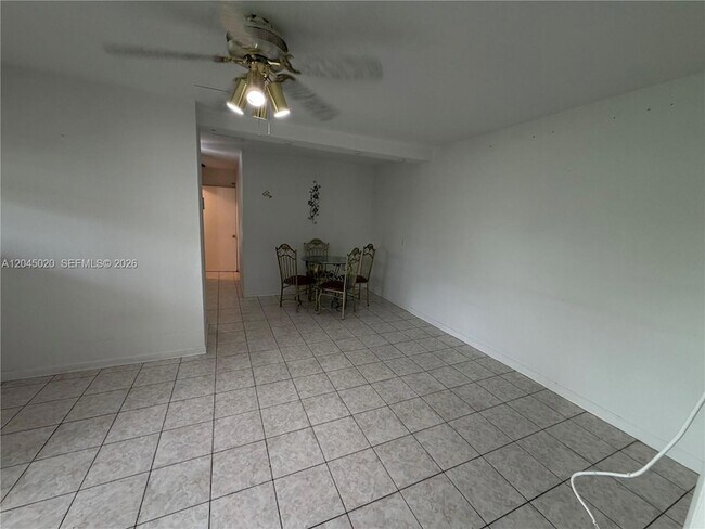 Building Photo - 4935 SW 101st Ave