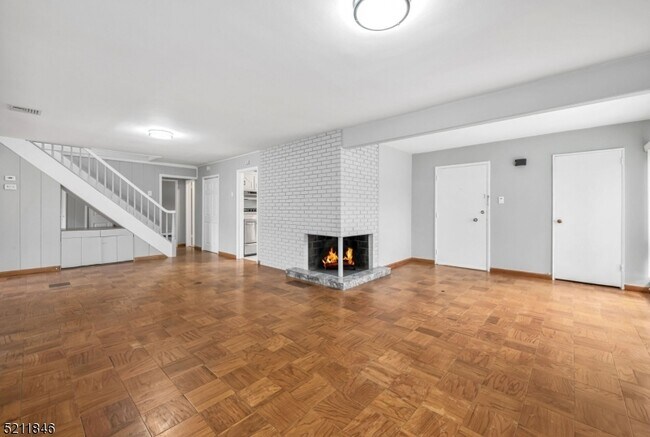 Building Photo - 836 Norgate Dr
