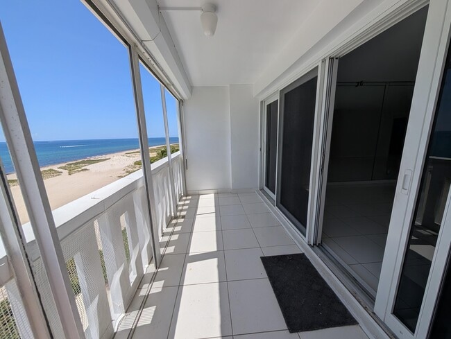 Building Photo - 1012 N Ocean Blvd