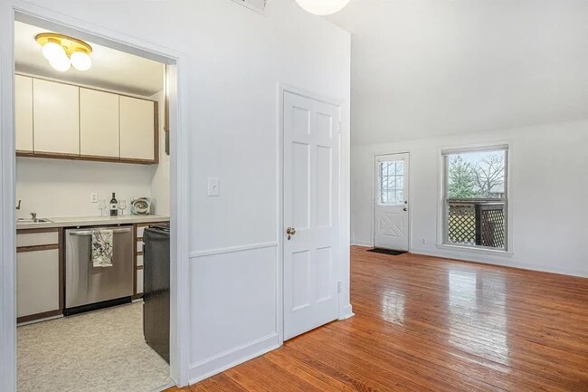 Foto del edificio - 3412 Edgewood Dr